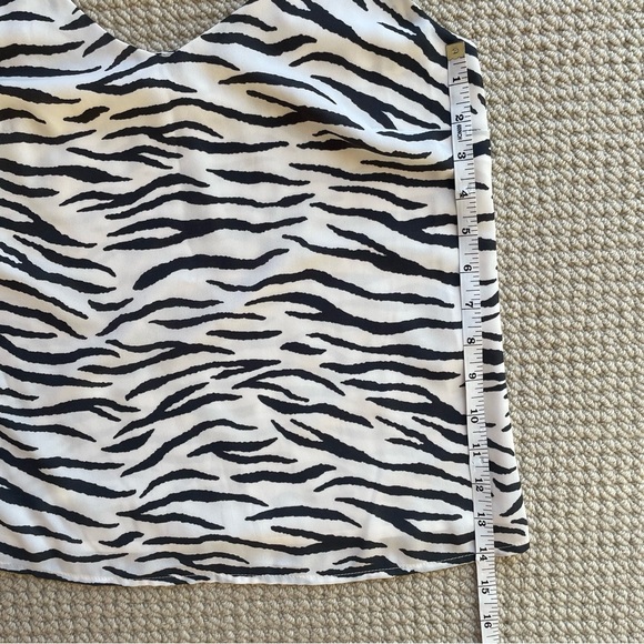 Banana Republic Zebra Blouse Size XS - Picture 10 of 12